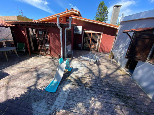 Venta De 2 Casas En Mismo Padrón Con 4 Dormitorios En Shangrila