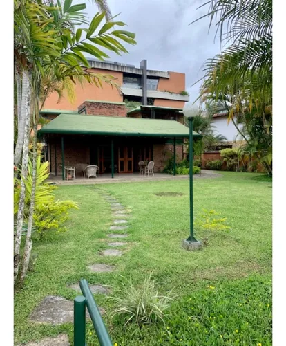 Casa Lomas De La Lagunita