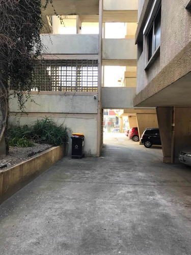 Cocheras En Avenida Italia Y Dessalines ,alquilo $3.000