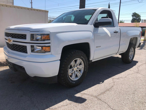 Chevrolet Silverado 2500 V8 4x2 2 Puerta