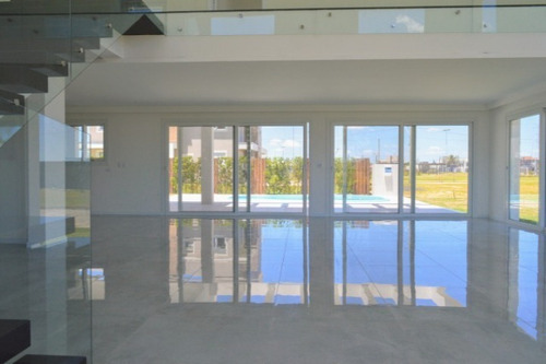 Imagem 18 de 30 de Casa À Venda Em Atlântida Sul - Ca00820 - 33410295