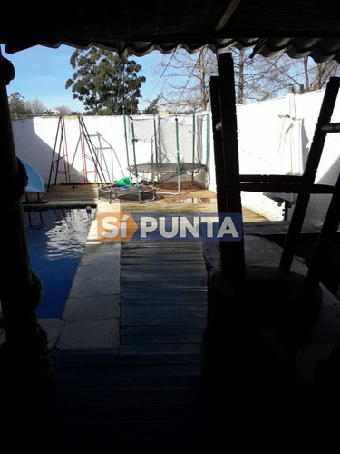 Imagen 13 de 30 de Casa En Venta - Urb. San Jorge