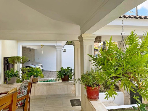 Imagen 3 de 26 de Vendo Preciosa Casa En Colinas Del Seminario, Como Nueva