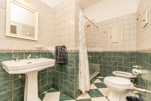 Venta Casa 3 Ambientes Con Jardín, Piscina Y Cochera En Palomar.