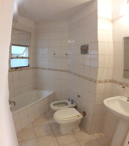 Departamento En Duplex Con Importante Balcón - Las Cañitas - Blvd Chenaut 1700