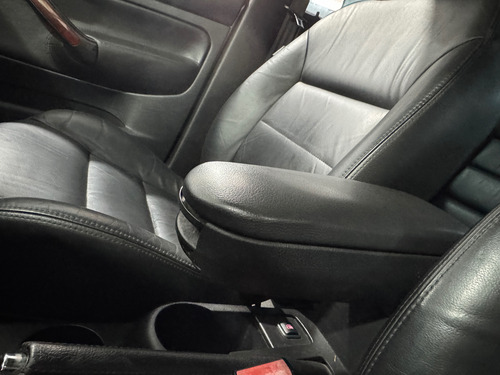 Volkswagen Bora 1.8 Highline T 180cv Cuero