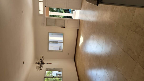 Imagen 3 de 9 de Vendo Casa 4 Dormitorios Escritorio Pileta La Estanzuela
