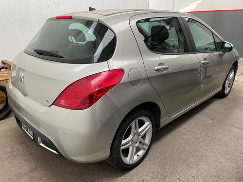 Imagen 4 de 7 de Peugeot 308 2.0 Feline 143cv Tiptronic 2012