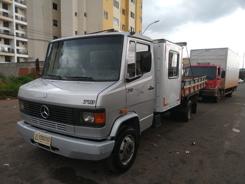 Mb 710/07/08 Com Cabine Auxiliar E Carroceria De Madeira