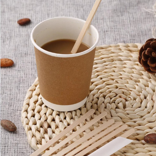 Q Un Batidor De Café Desechable Con Leche En Polvo Stirri