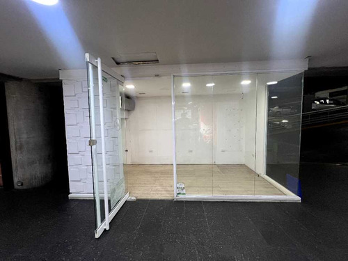 Alquiler Local De 8,5 M2 Centro Comercial Exclusivo