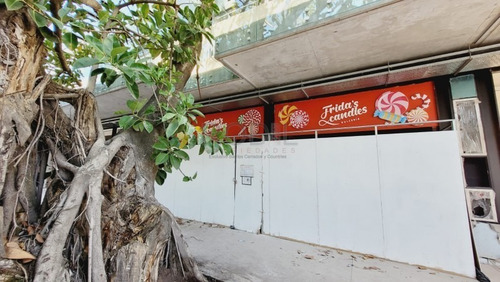 Imagen 2 de 13 de Local Nuevo Quilmes Plaza