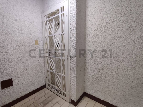 Alquiler Apartamento En Av Bolivar Los Teques
