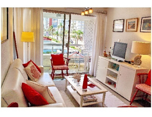 Apartamento En Peninsula, 2 Dormitorios *- Ref: 2926