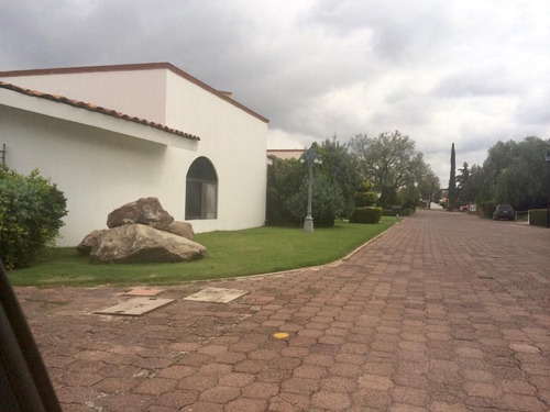 Residencia En San Gil, 8 Recamaras, 11 Baños, Alberca, Junto Al Campo De Golf