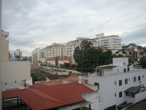 Imagem 2 de 15 de Apartamento Com 2 Quartos A Venda No Bairro Coqueiros Em Florianopolis. - V-81338