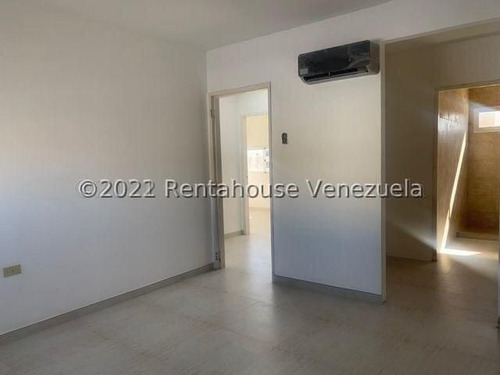 Imagen 4 de 9 de Townhouse Duplex, A Estrenar Listo Para Habitar Y Personalizarlo. Ubicado En Condominio Cerrado De La Puerta Maraven. #22-16735.