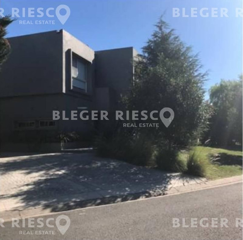 Imagen 2 de 10 de Casa En Venta Ubicado En Santa Clara, Villanueva (tigre)