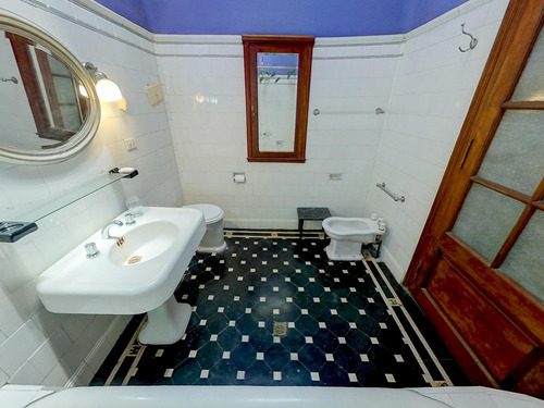 Casa En Venta 9 Ambientes 6 Habitaciones Av. Pellegrini Al 100 Barrio Martin Rosario