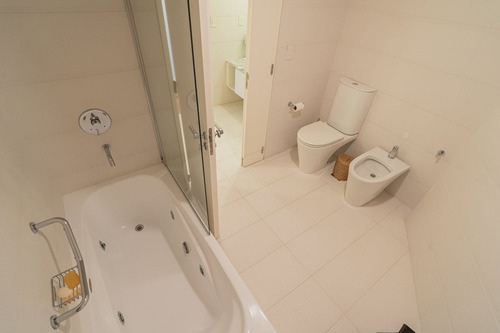 Venta 3 Ambientes Con Dependencia Y Cochera