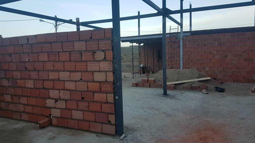 En Venta Estupenda Posada O Aparthotel Con Proyecto De Complejo Turistico Ubicado En Playa El Agua Isla De Margarita. Cf