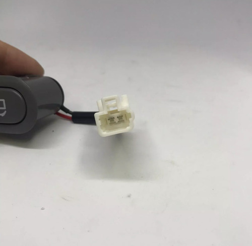 Imagen 5 de 5 de Botón De Apertura Tapa De Tanque Hyundai H1 Van