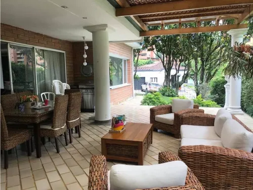 Casa En Venta El Poblado 1 Nivel El Tesoro
