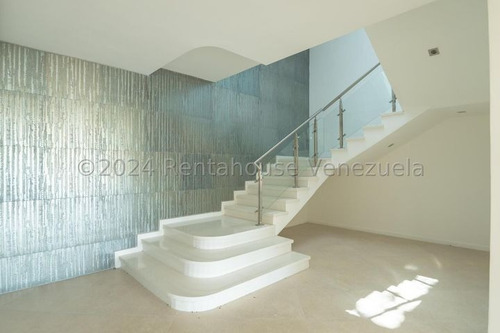 Casa En Venta En Cumbres De Curumo Mls #24-26309