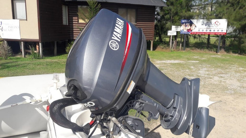 Imagen 4 de 10 de Semirrigido Kiel 4,60 Yamaha 40 Hp Trailer 9 Hs Uso Titular