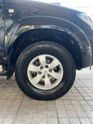 Toyota Hilux 3.0 Cd Srv Cuero 4x4 /// 2011 - 240.000km