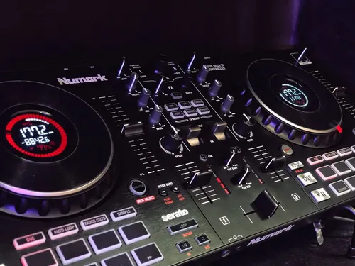 Controlador Dj Numark Mixtrack Platinum Fx - Novo | MercadoLivre