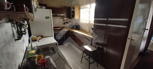 Casa En Venta De 3 Dorm. En La Reina