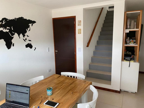 Venta De Hermoso Departamento En Ituzaingó Al 700