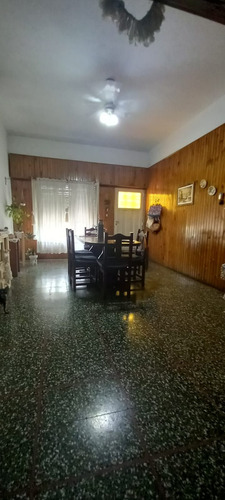 Venta De Casa Con Quincho Y Garaje. Oferta!!! Posibilidad De Financiación Particular.