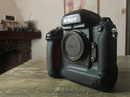 Cámara De Fotos Nikon F5, 35mm Analogica Digital Profesional