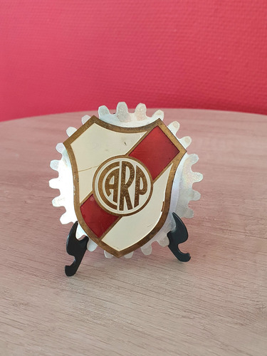 Escudo River De Metal Con Tornillo Antiguo (Usado)