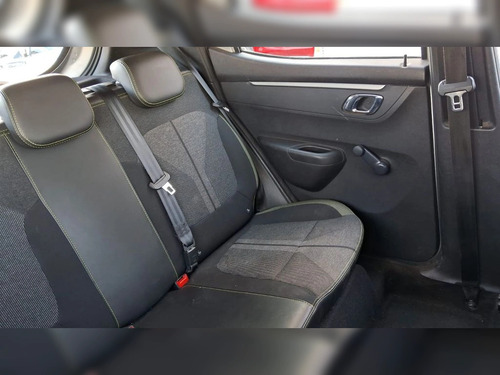 Renault Kwid 1.0 OUTSIDER MT