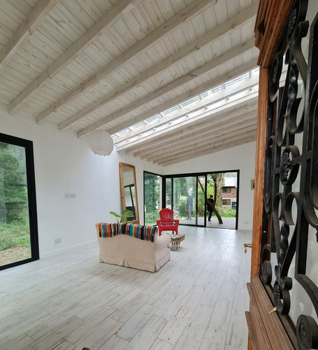 Venta Casa En Bosque Peralta Ramos De 3 Ambientes.