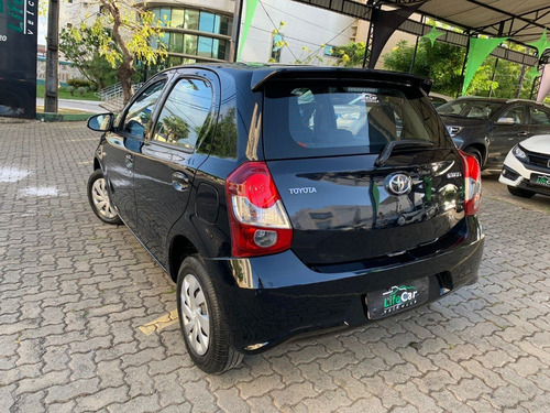 Imagem 10 de 14 de Toyota Etios X 1.3 Flex 16v 4p Aut. 2020 Preto 2019/2020