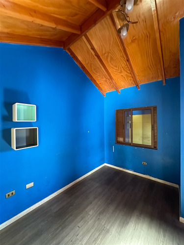 Casa/parcela En Arriendo 6d/3b/10e - Camino Vecinal.-