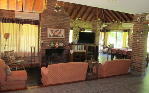 Excelente Casaquinta En Una Planta - En Venta