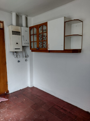 Se Arrienda Casa/oficina 5d+2b En Dominica Con Loreto
