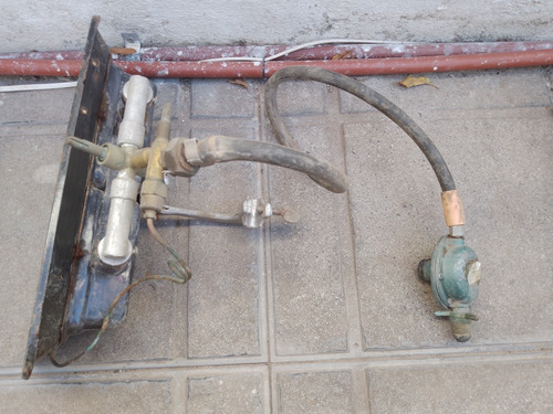 Antigua Pantalla De Calefacción Gas Garrafa Y Regulador (Usado)