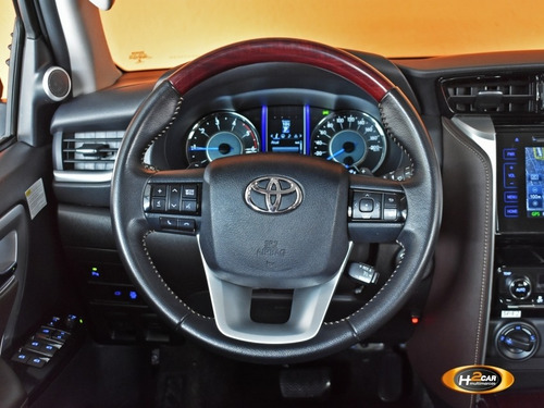 Imagem 6 de 14 de Hilux Sw4 7 Lugares