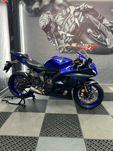 Yamaha R7