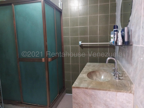 Ana Torres. Casa Dúplex En Venta 23-13940 En La Trinidad