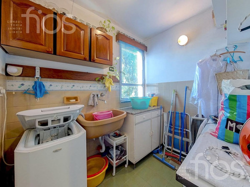 Venta Casa 6 Dormitorios Cochera Jardín Dos Plantas En Barrio Roque Saenz Peña