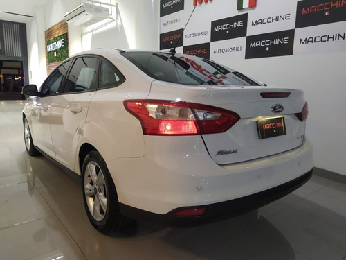 Imagen 3 de 15 de Ford Focus Se Plus Aut 4ptas