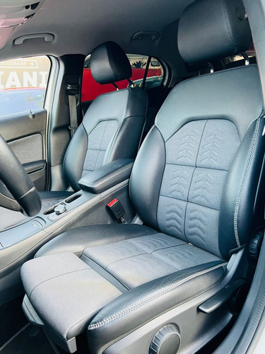 Imagem 13 de 15 de Mercedes Benz Gla 200 Style 1.6 Cgi Turbo Branco 2018
