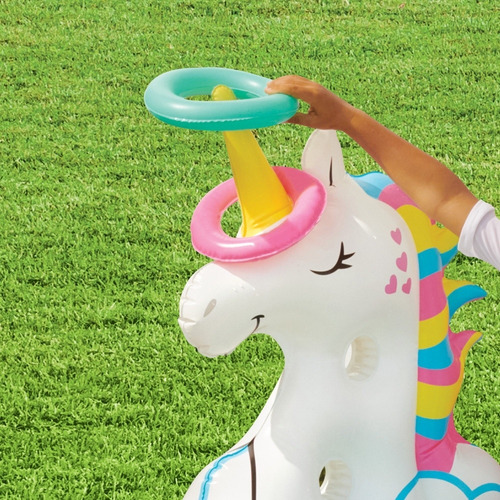Imagen 4 de 6 de Piscina Centro De Juegos Unicornio / Piscinas Inflables